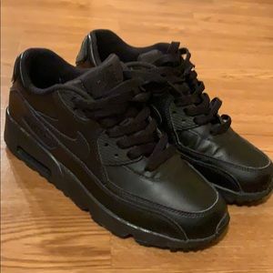 Air max 90 triple black gs size 6